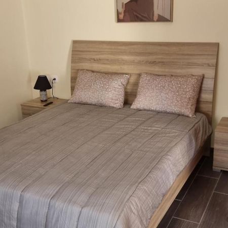 Fifi'S Luxury Apartment Platanés Екстериор снимка