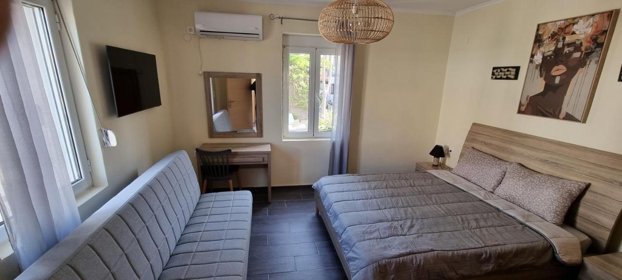 Fifi'S Luxury Apartment Platanés Екстериор снимка