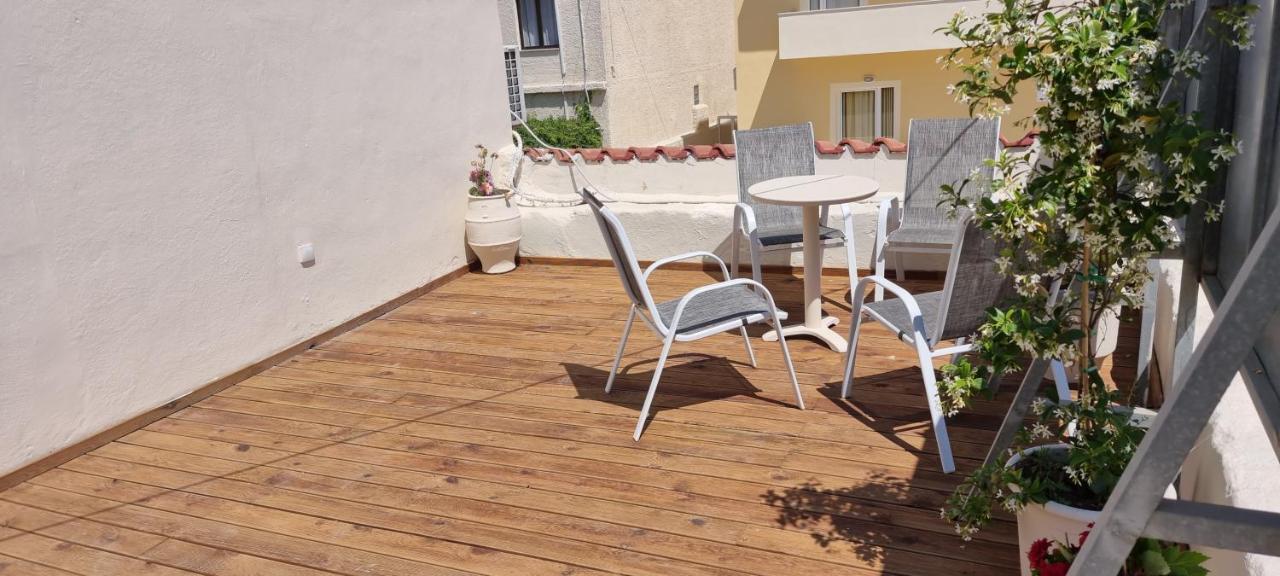 Fifi'S Luxury Apartment Platanés Екстериор снимка